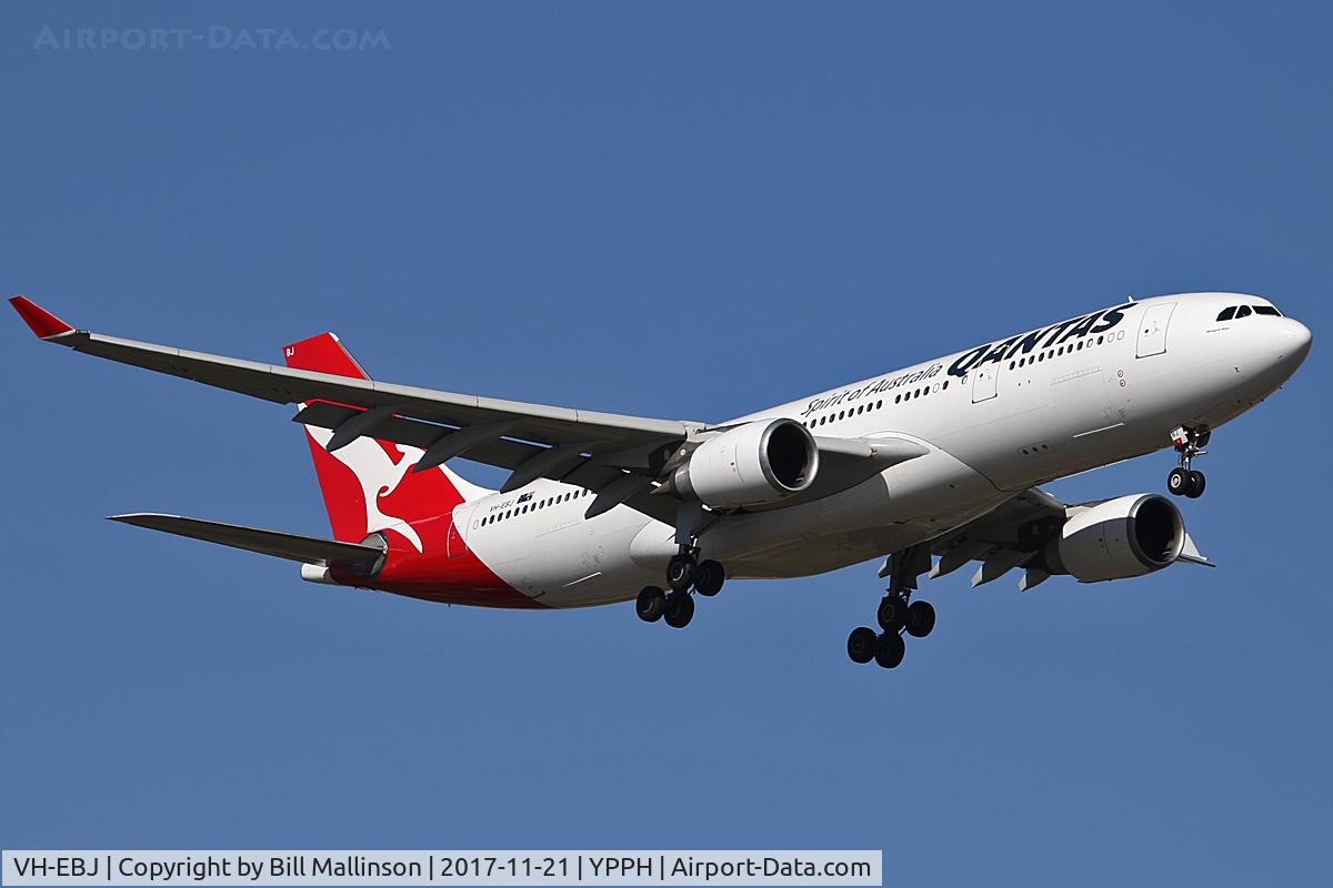 VH-EBJ, 2008 Airbus A330-202 C/N 940, FINALS TO 21