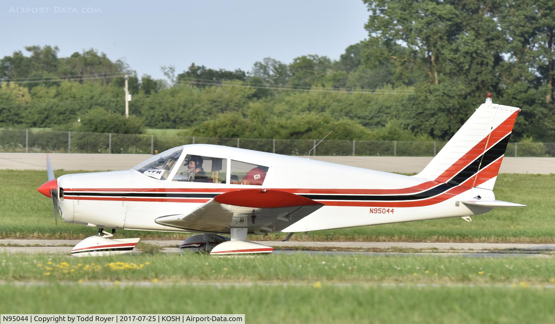 N95044, 1969 Piper PA-28-140 Cherokee C/N 28-25783, Airventure 2017