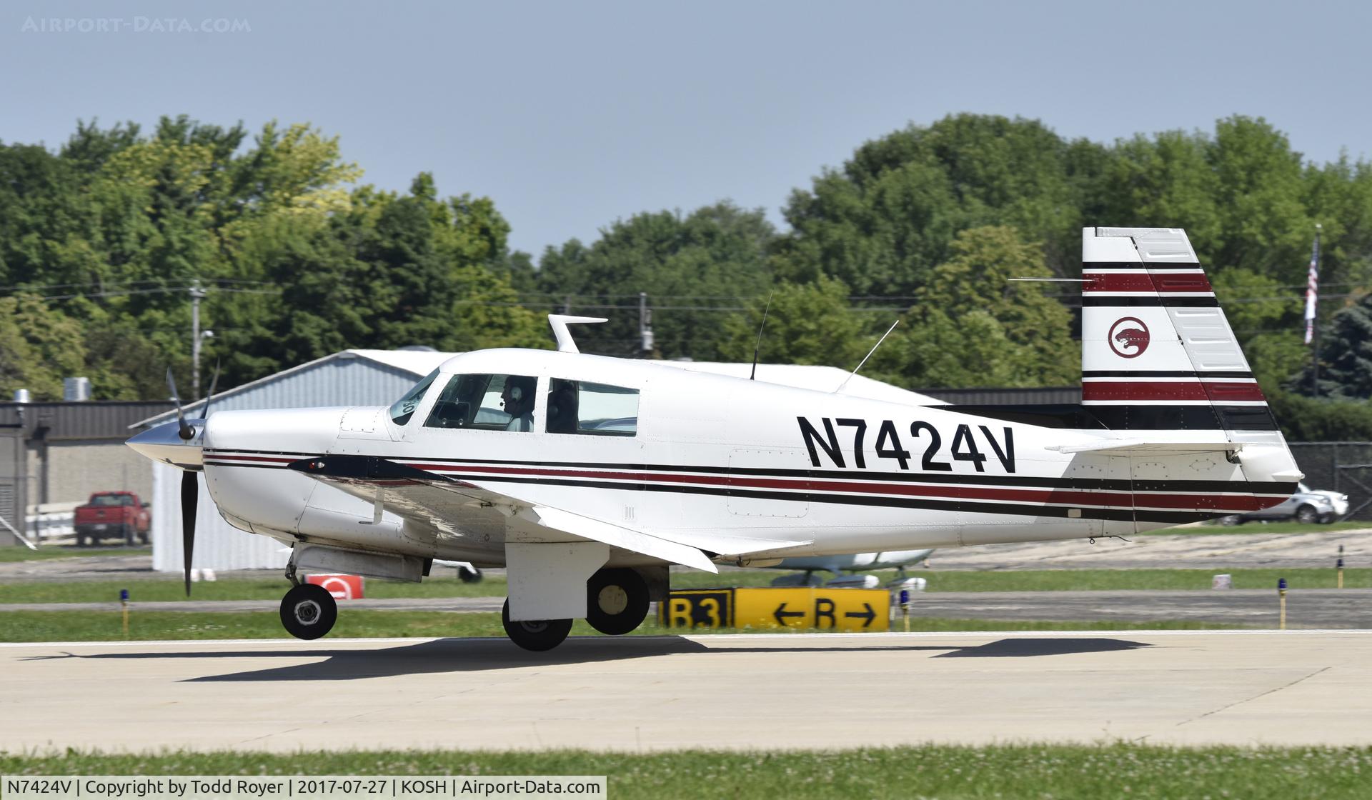 N7424V, 1975 Mooney M20E C/N 21-1164, Airventure 2017