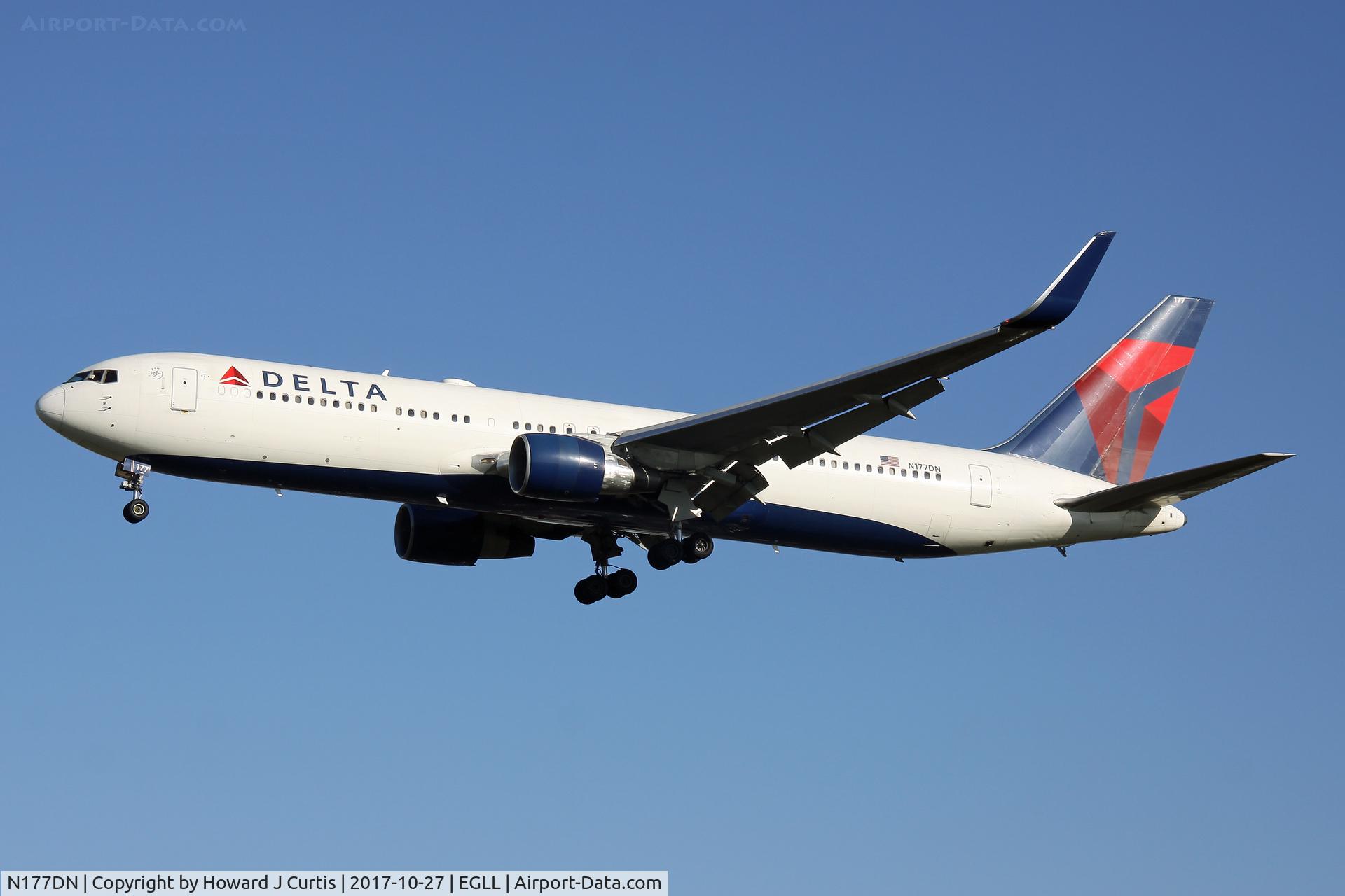N177DN, 1991 Boeing 767-332 C/N 25122, On approach
