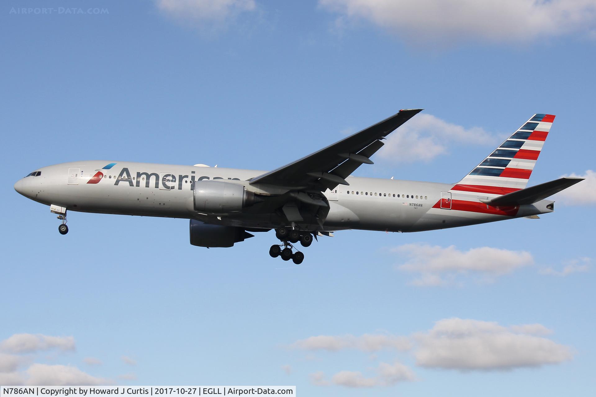 N786AN, 2000 Boeing 777-223 C/N 30250, On approach