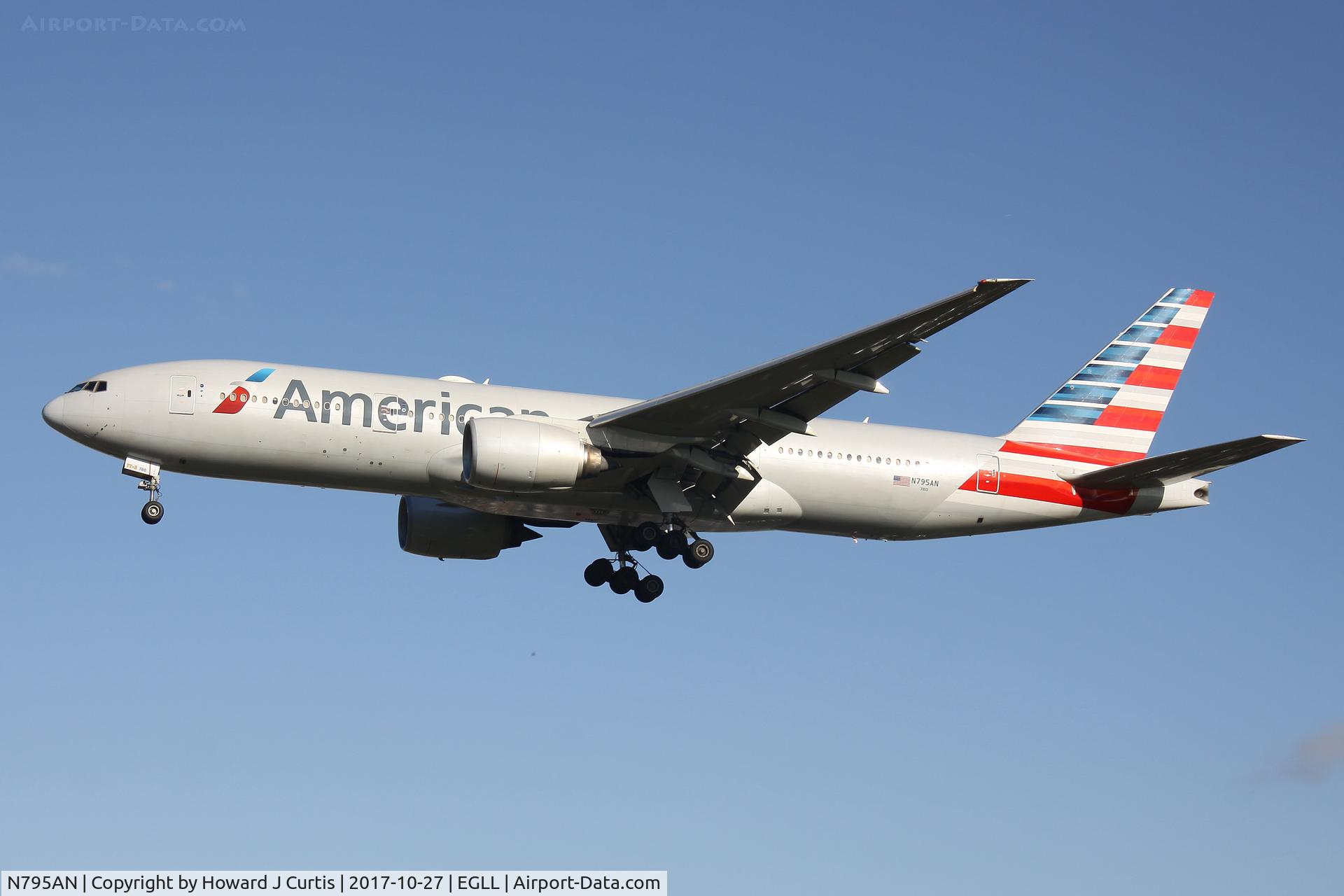 N795AN, 2000 Boeing 777-223 C/N 30257, On approach