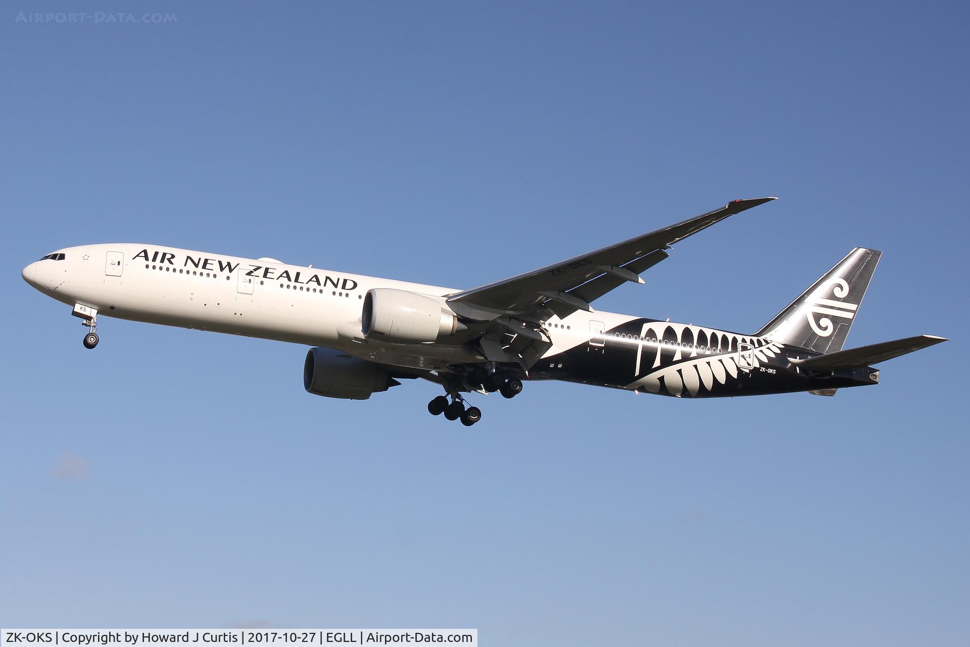 ZK-OKS, 2014 Boeing 777-306/ER C/N 44547, On approach