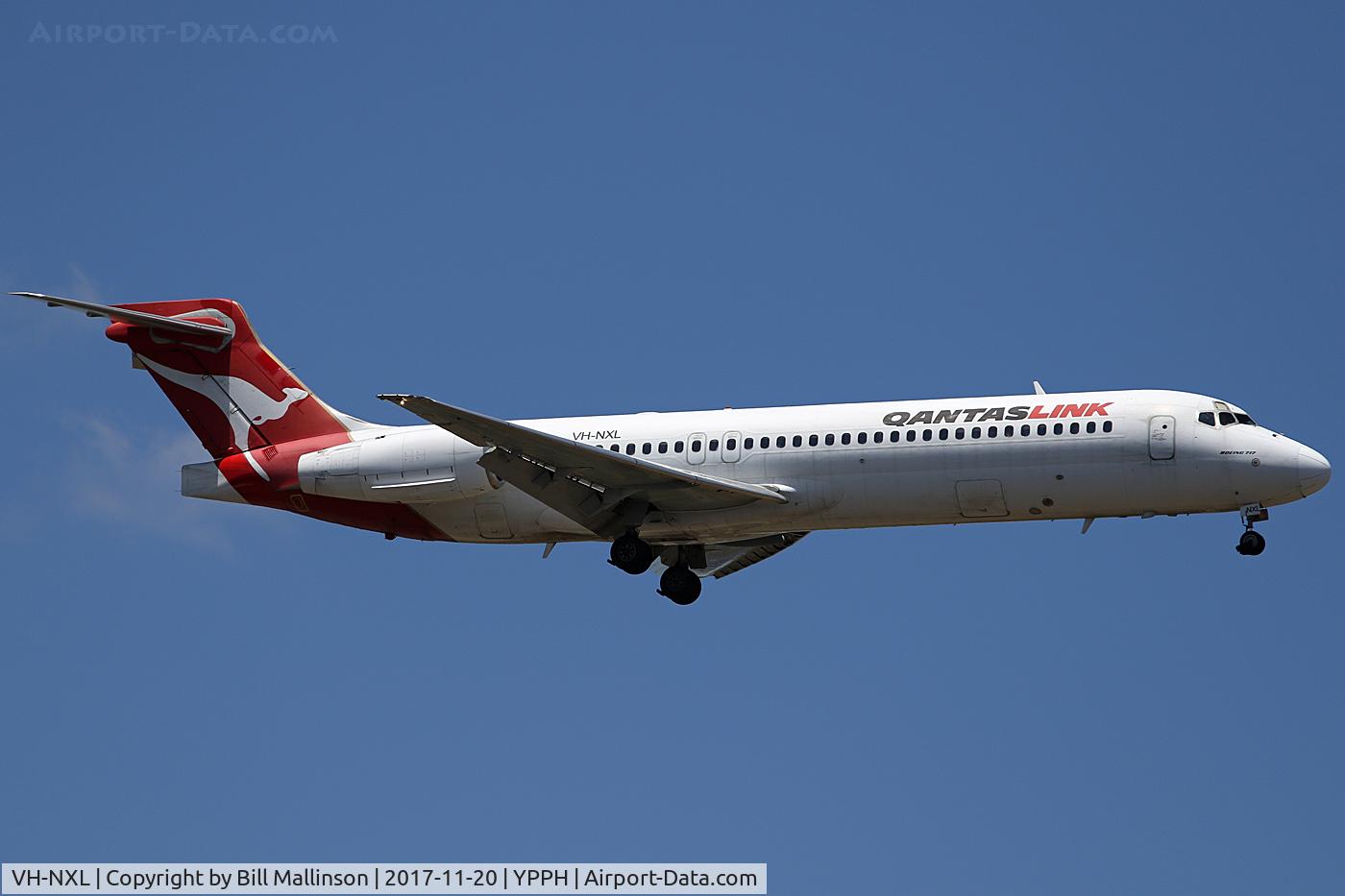VH-NXL, 2001 Boeing 717-200 C/N 55093, FINALS TO 21