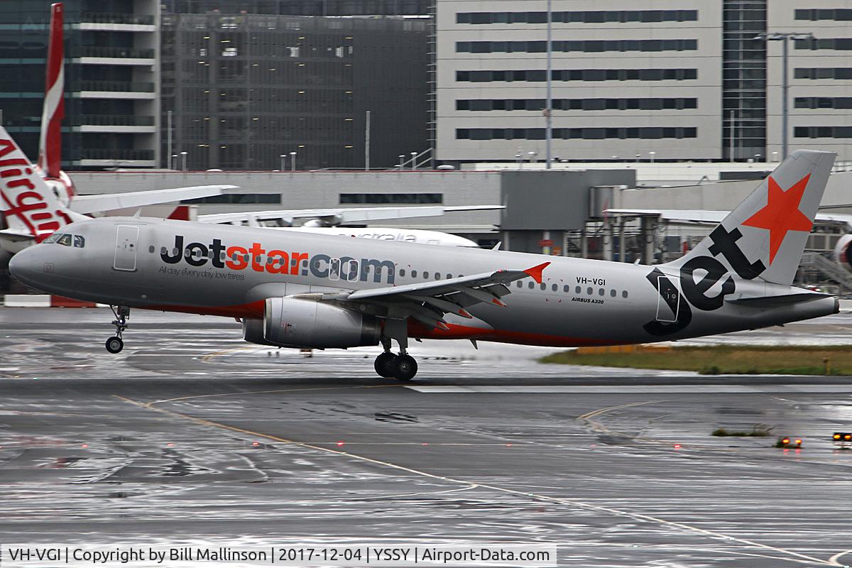 VH-VGI, 2010 Airbus A320-232 C/N 4466, ONTO A WET 16R