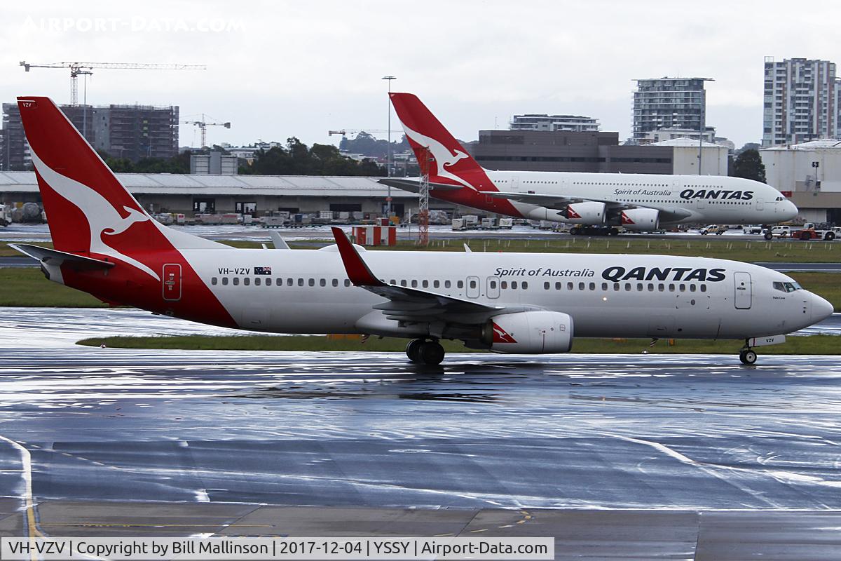 VH-VZV, 2011 Boeing 737-838 C/N 34189, TAXIING TO 16R
