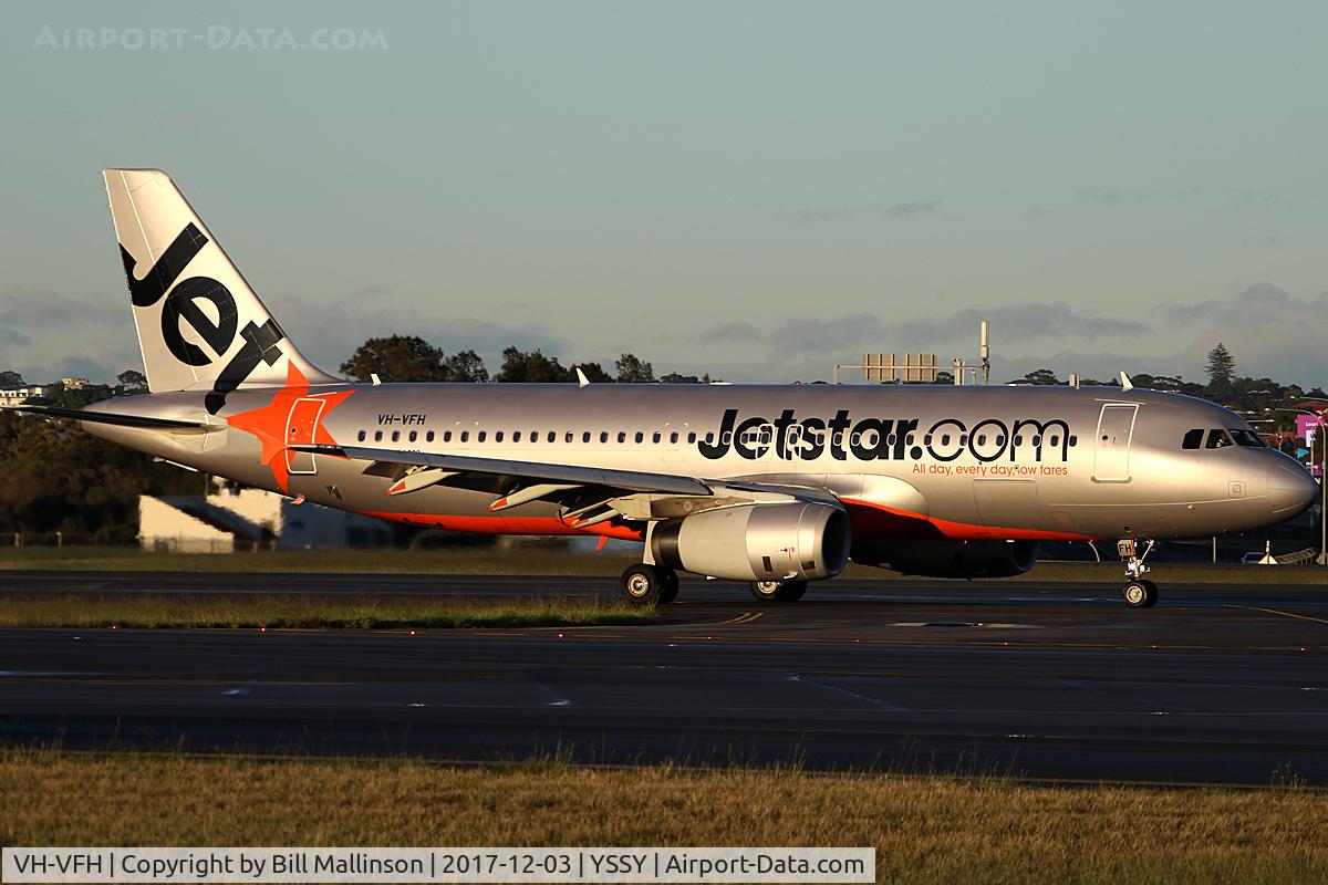 VH-VFH, 2012 Airbus A320-232 C/N 5211, TAXI FROM 34L