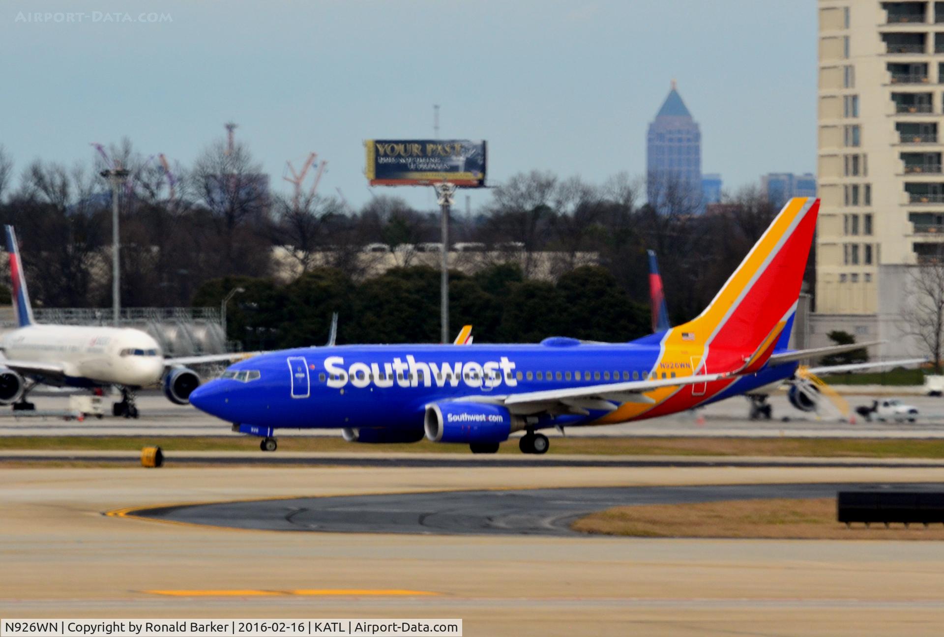 N926WN, 2008 Boeing 737-7H4 C/N 36629, Landing Atlanta