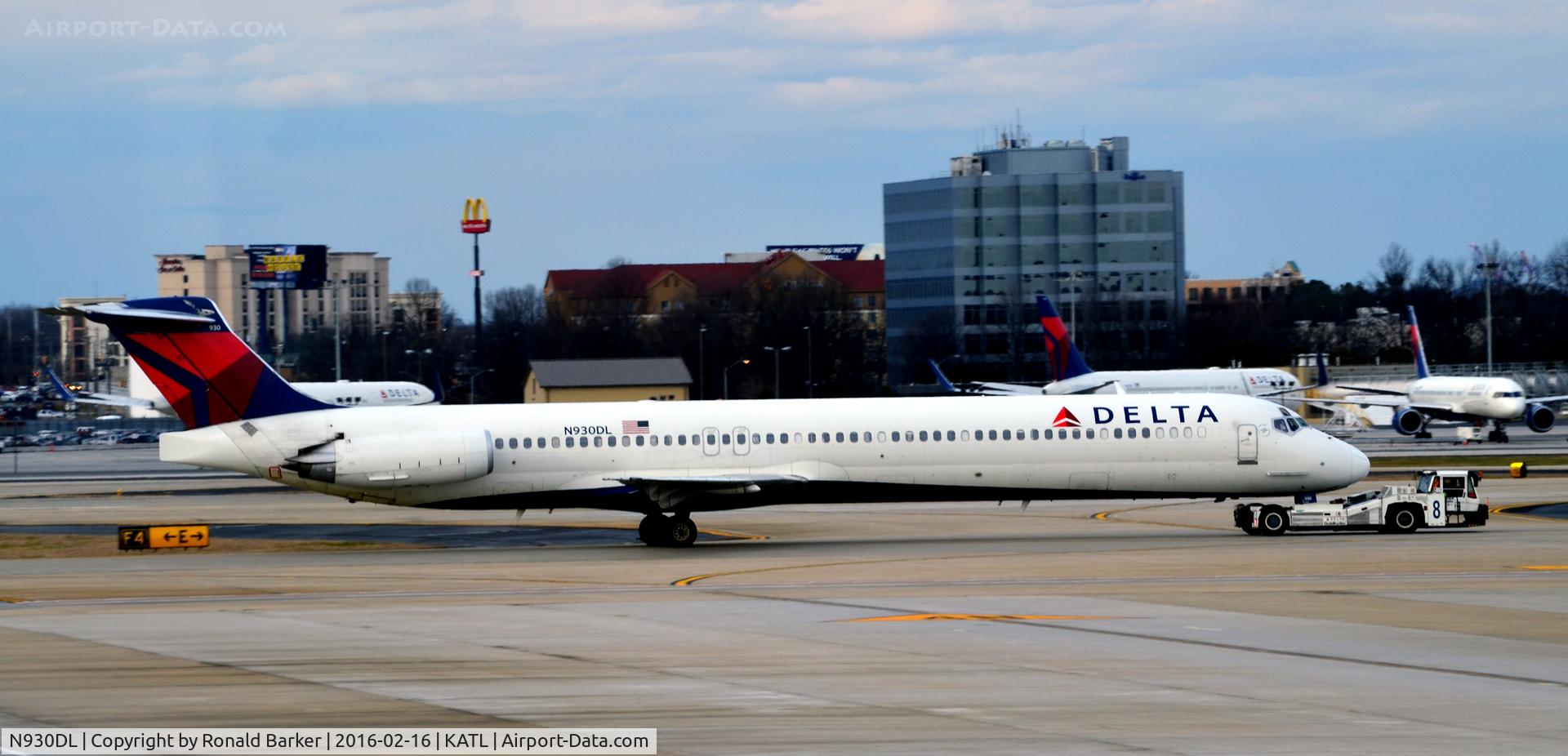 N930DL, 1988 McDonnell Douglas MD-88 C/N 49717, Taxi Atlanta