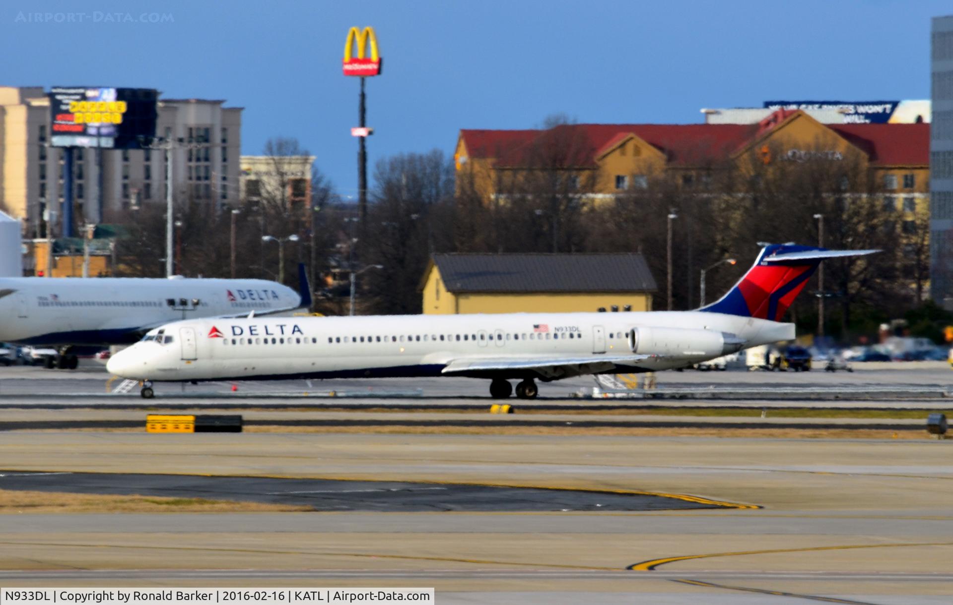 N933DL, 1989 McDonnell Douglas MD-88 C/N 49720, Landing Atlanta