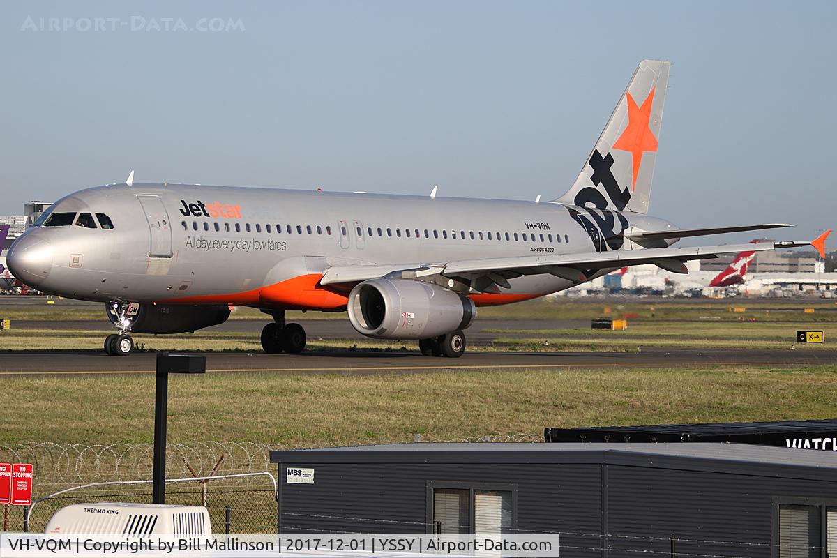 VH-VQM, 2005 Airbus A320-232 C/N 2608, TAXI TO 34R