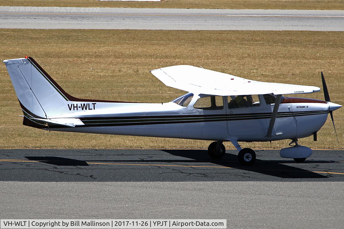 VH-WLT, 1976 Cessna 172M C/N 17267315, taxiing