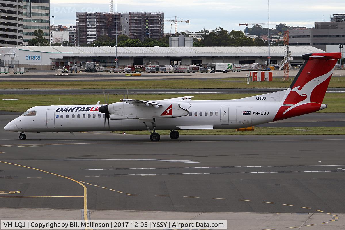 VH-LQJ, 2012 Bombardier DHC-8-402 Dash 8 C/N 4414, TAXI TO 16R