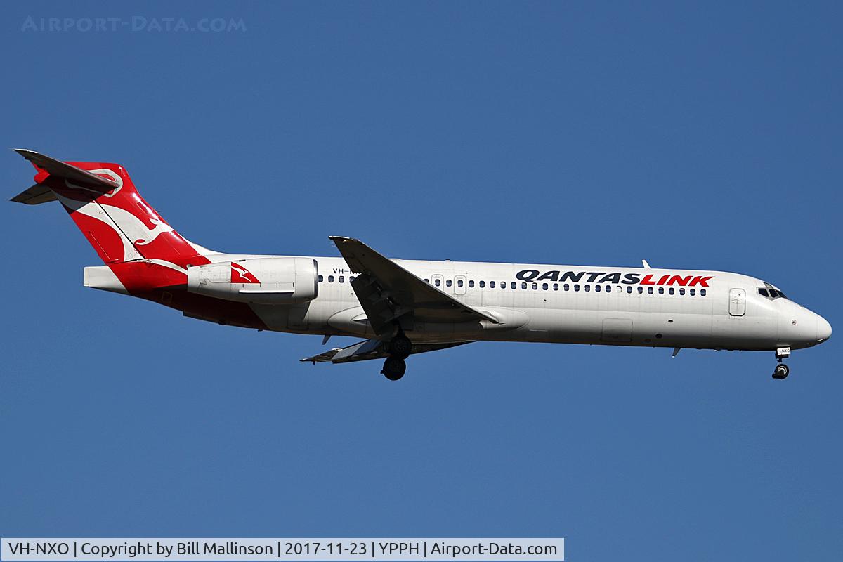 VH-NXO, 2001 Boeing 717-231 C/N 55096, FINALS TO 21