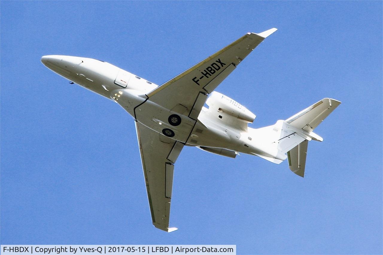 F-HBDX, 2015 Embraer EMB-505 Phenom 300 C/N 50500216, Embraer EMB-505 Phenom 300, Take off rwy 23, Bordeaux-Mérignac airport (LFBD-BOD)