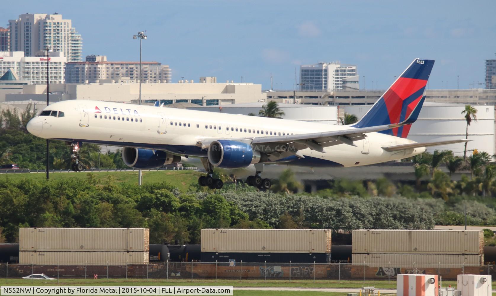 N552NW, 2001 Boeing 757-251 C/N 26499, Delta