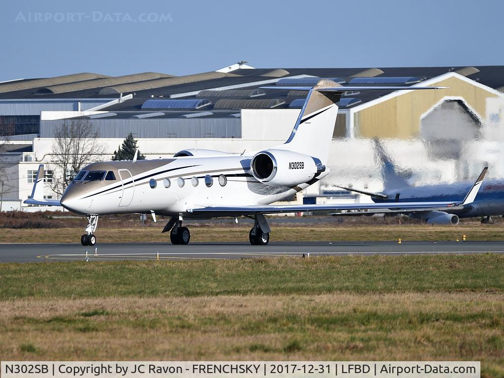 N302SB, 1999 Gulfstream Aerospace G-IV C/N 1369, landing runway 23