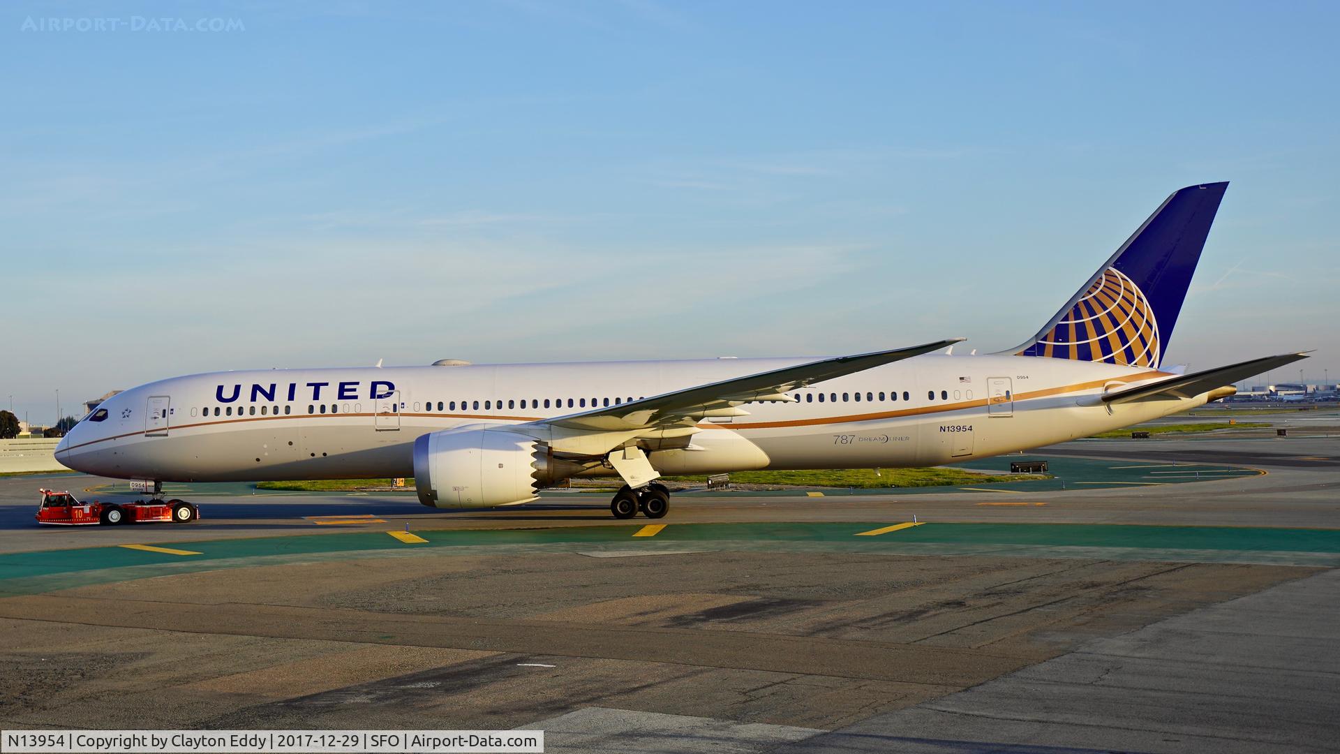 N13954, 2015 Boeing 787-9 Dreamliner C/N 36405, SFO 2017.