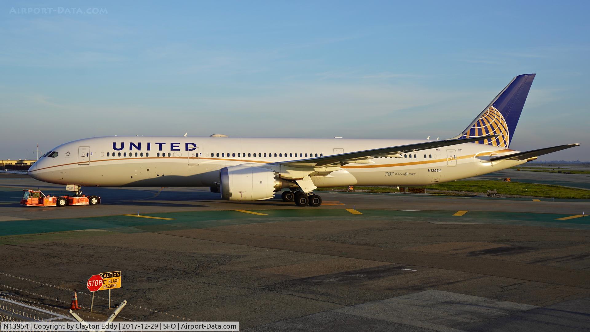 N13954, 2015 Boeing 787-9 Dreamliner C/N 36405, SFO 2017.