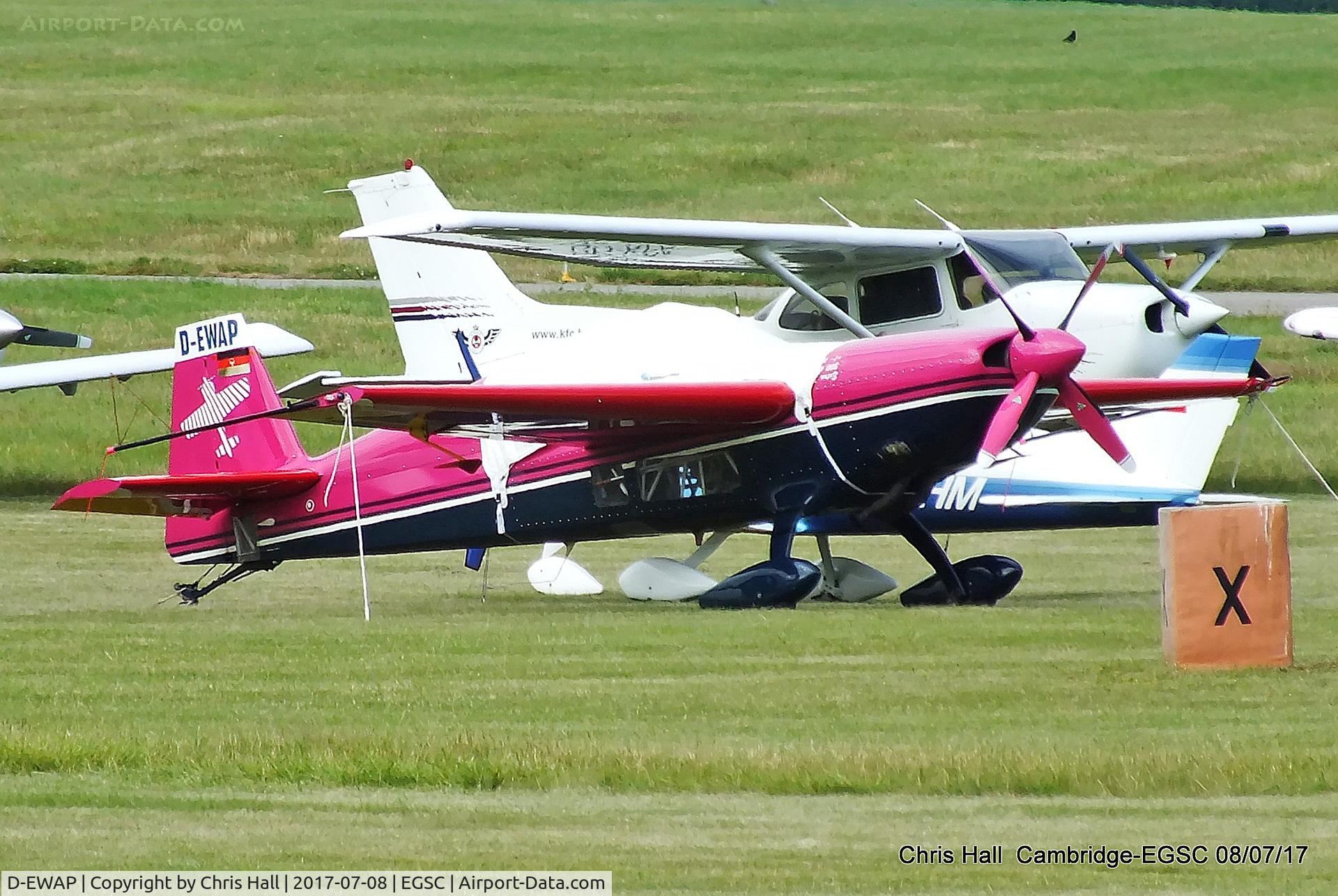 D-EWAP, 1992 Extra EA-300 C/N 034, at Cambridge