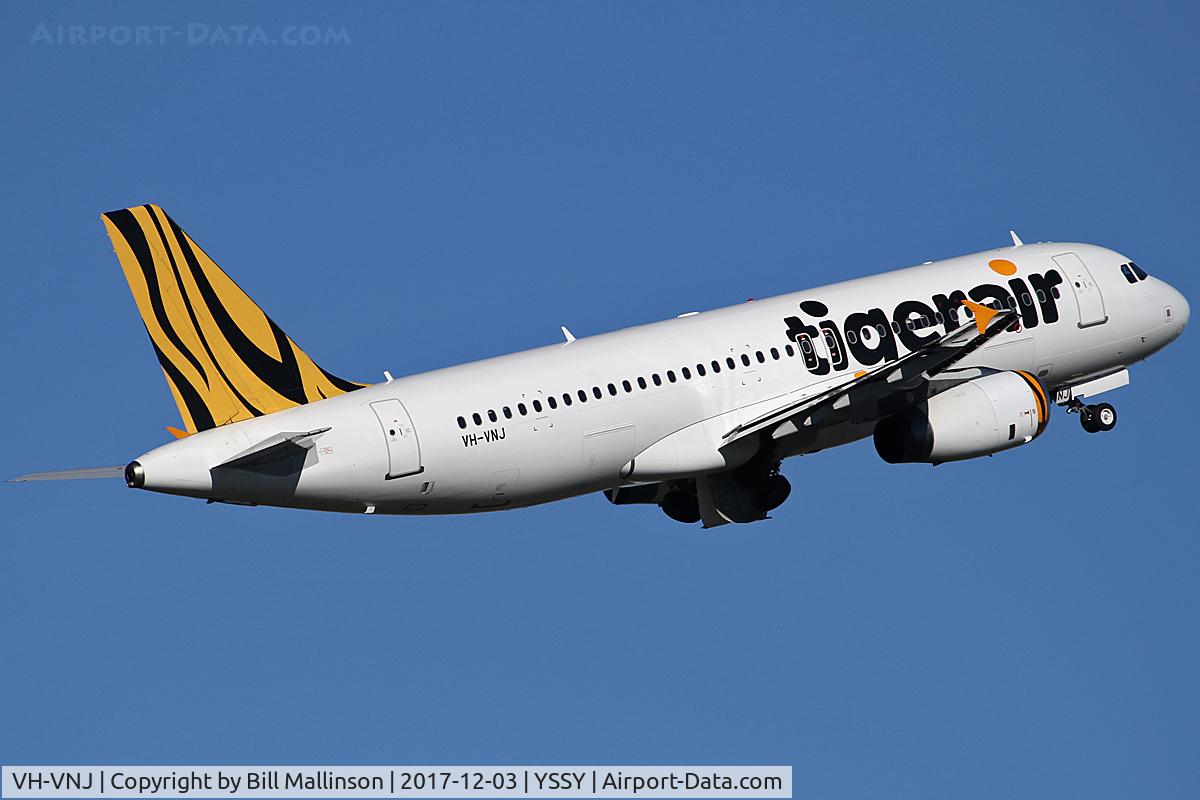 VH-VNJ, 2006 Airbus A320-232 C/N 2982, UP N AWAYYYYY