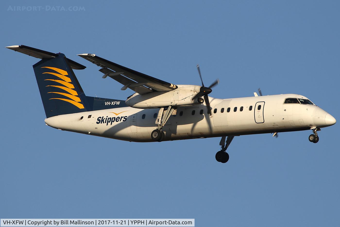 VH-XFW, 1993 De Havilland Canada DHC-8-314 Dash 8 C/N 356, FINALS TO 21