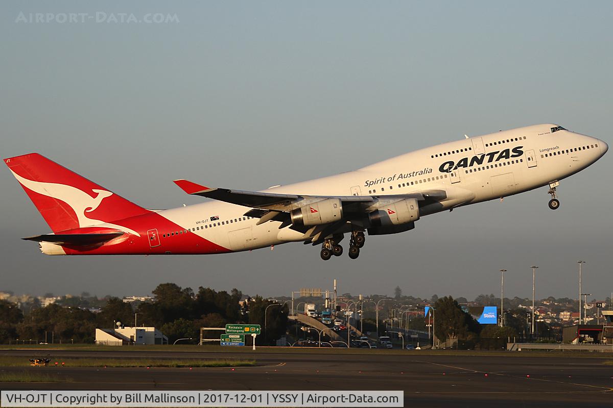 VH-OJT, 1999 Boeing 747-438 C/N 25565, OFF FROM 34L