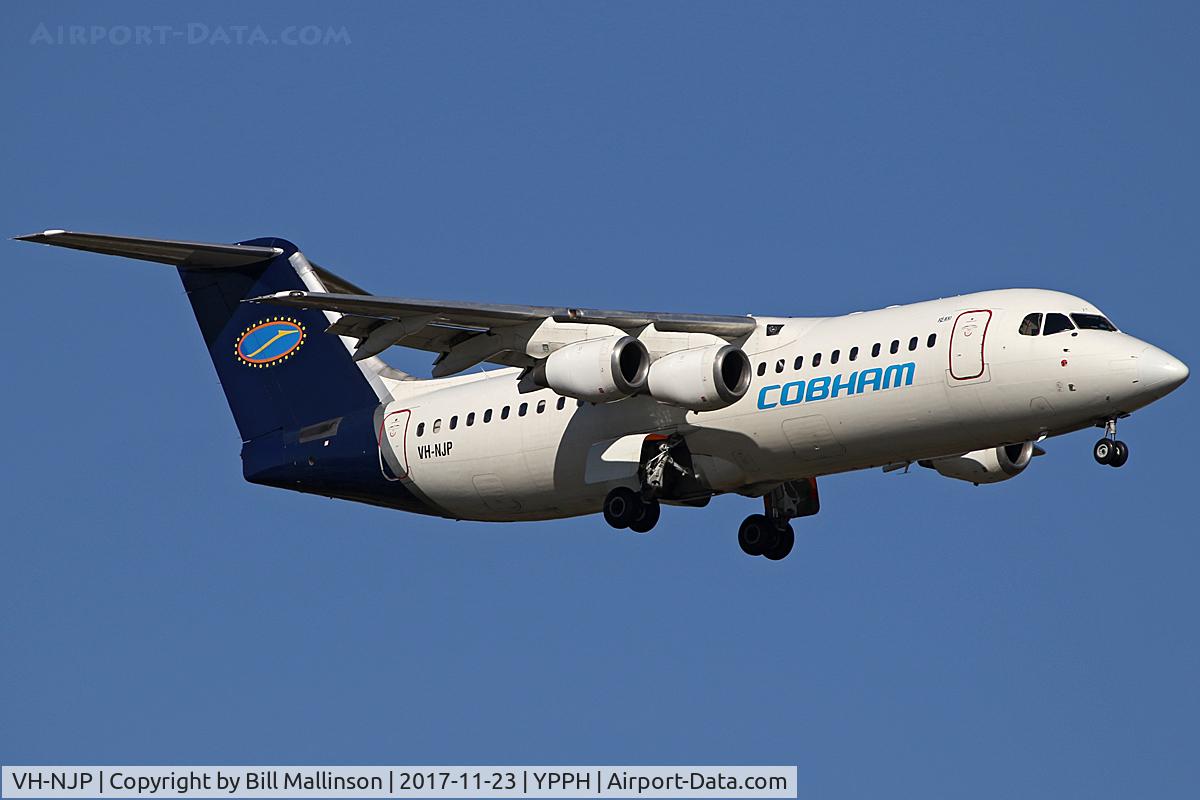VH-NJP, 1999 British Aerospace Avro 146-RJ100 C/N E3354, FINALS TO 21