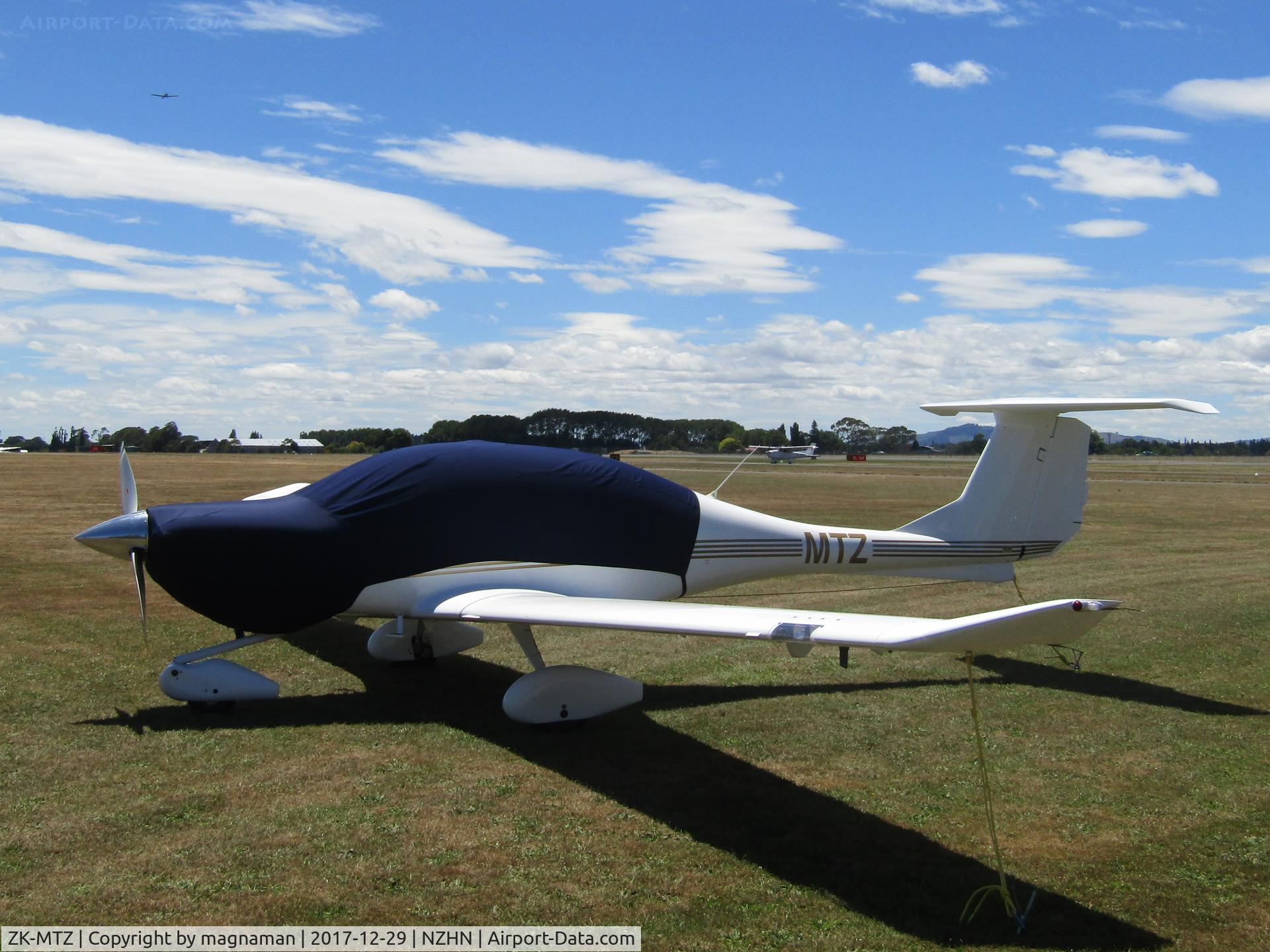 ZK-MTZ, 2004 Diamond DA-40 Diamond Star C/N 40.373, at hamilton