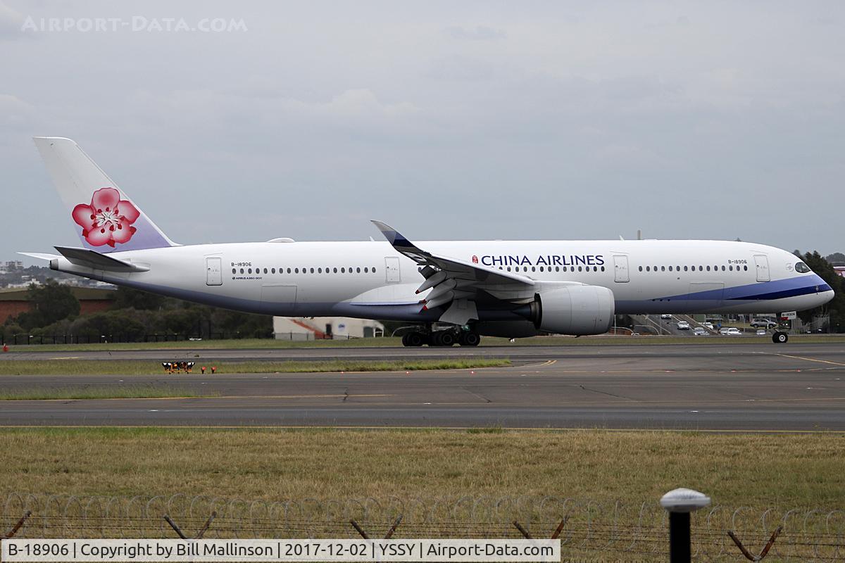 B-18906, 2017 Airbus A350-941 C/N 092, ROLLING ON 34L