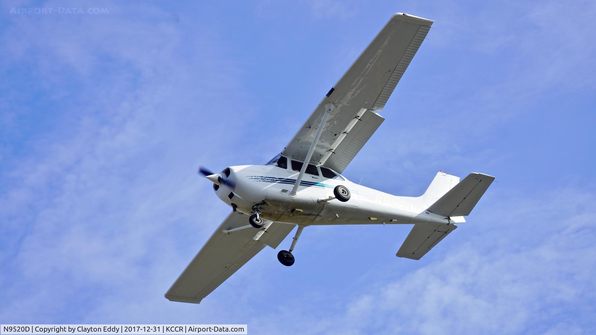 N9520D, 1998 Cessna 172R C/N 17280385, Buchanan Field Concord California 2017.