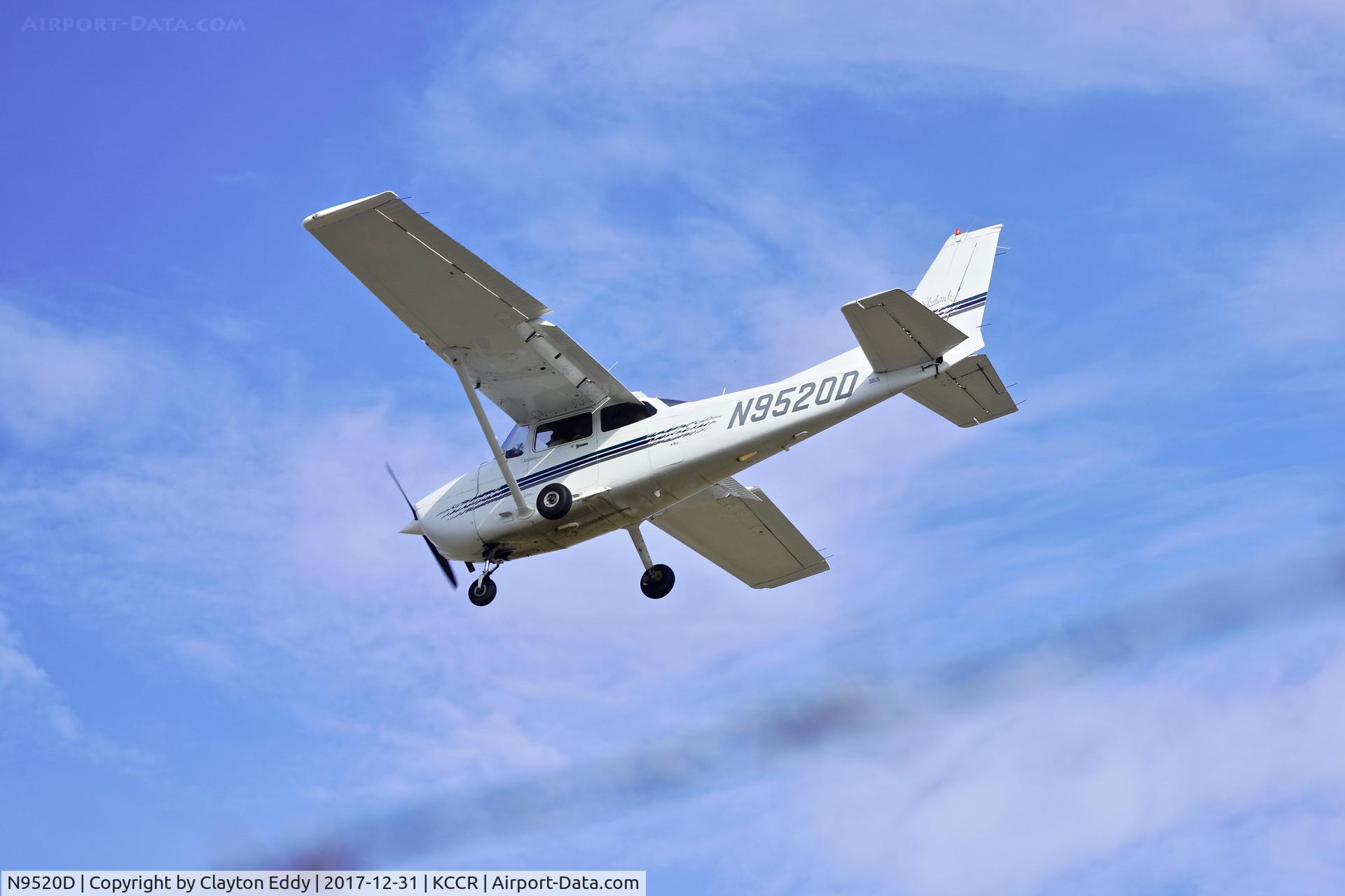 N9520D, 1998 Cessna 172R C/N 17280385, Buchanan Field Concord California 2017.