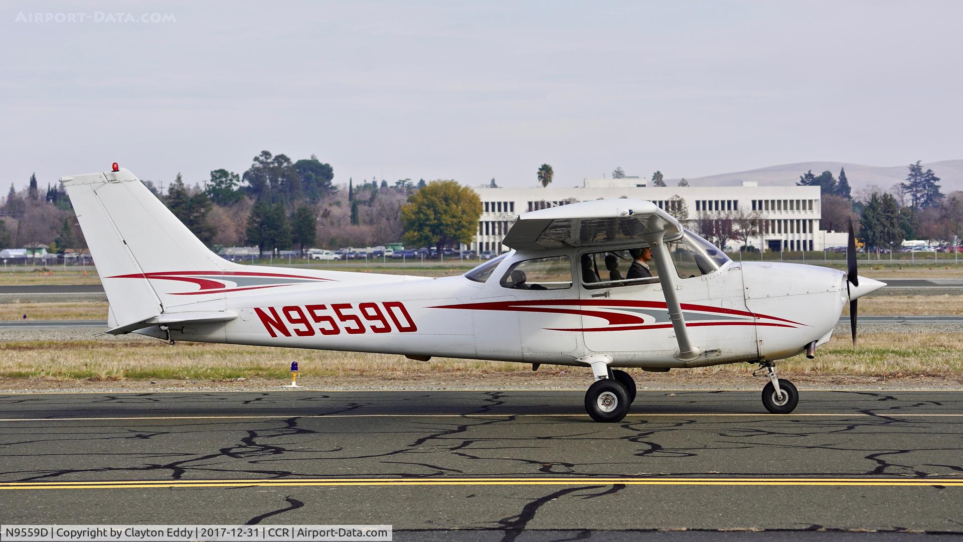 N9559D, 1999 Cessna 172R C/N 17280488, Buchanan Field Concord California 2017.