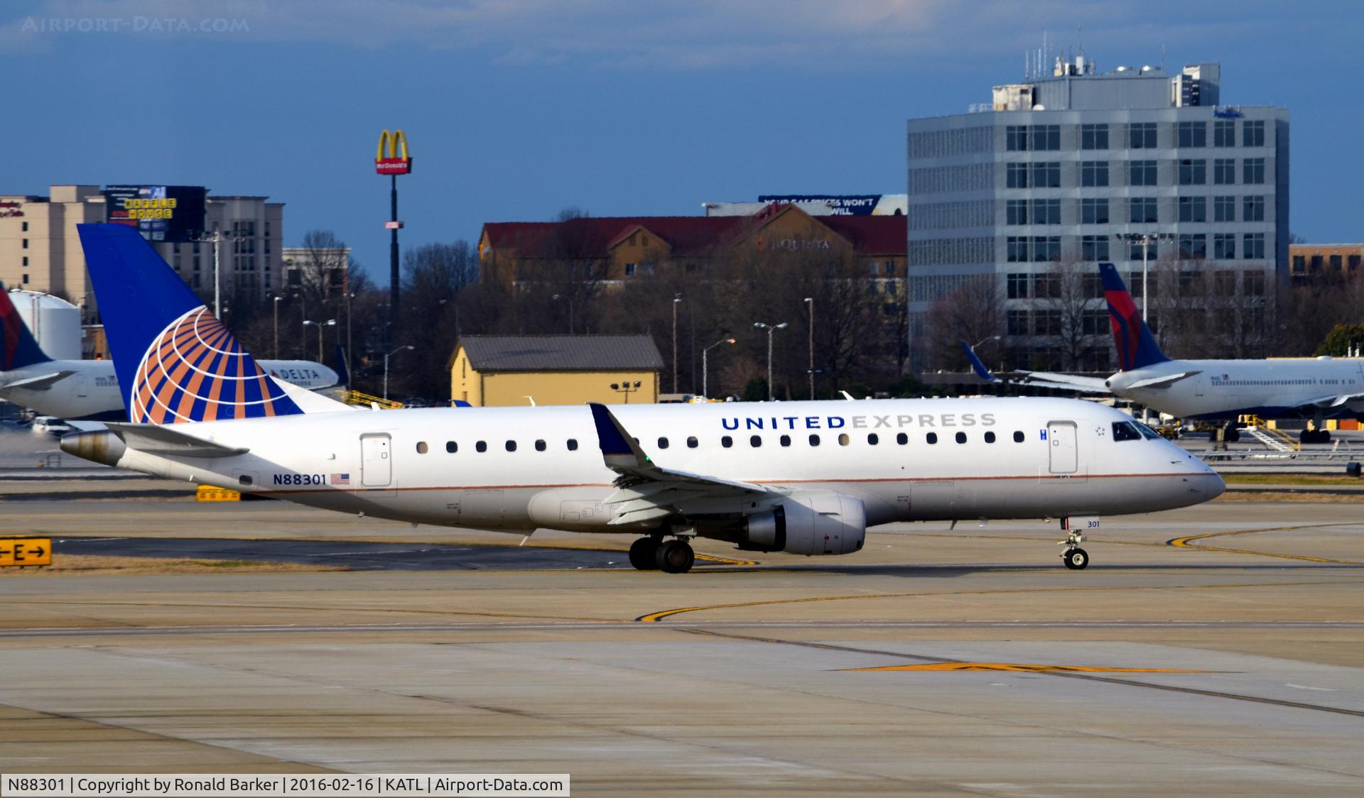 N88301, 2014 Embraer 175LR (ERJ-170-200LR) C/N 17000388, Taxi Atlanta