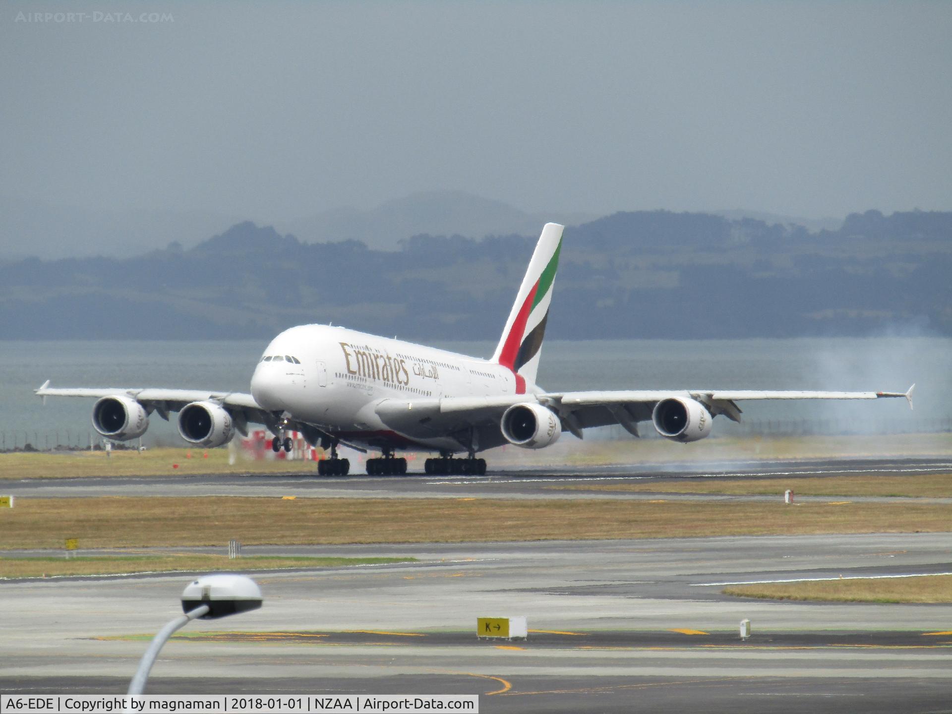 A6-EDE, 2008 Airbus A380-861 C/N 017, burning rubber