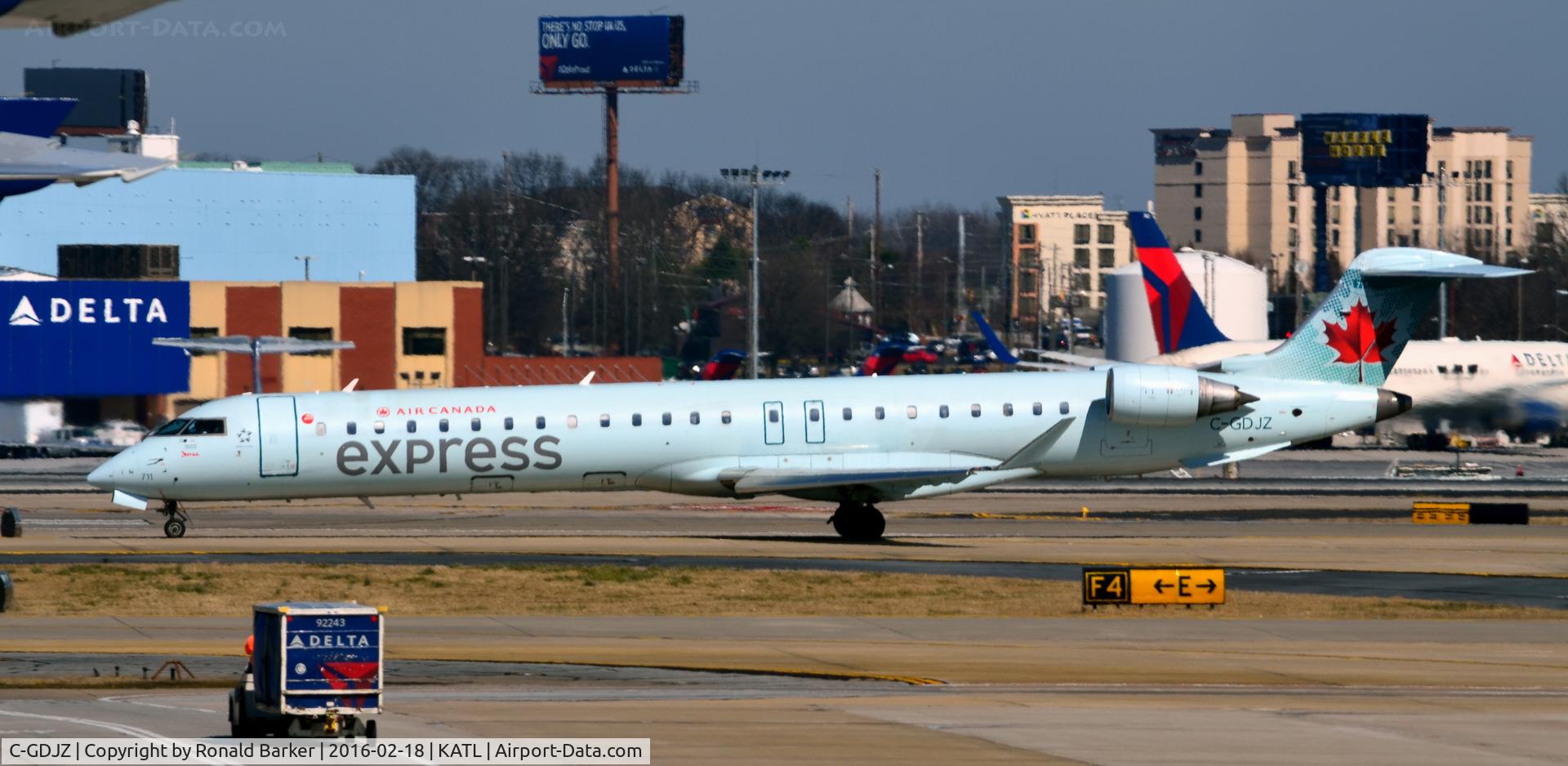 C-GDJZ, 2005 Canadair CRJ-705ER (CL-600-2D15) Regional Jet C/N 15049, Taxi Atlanta