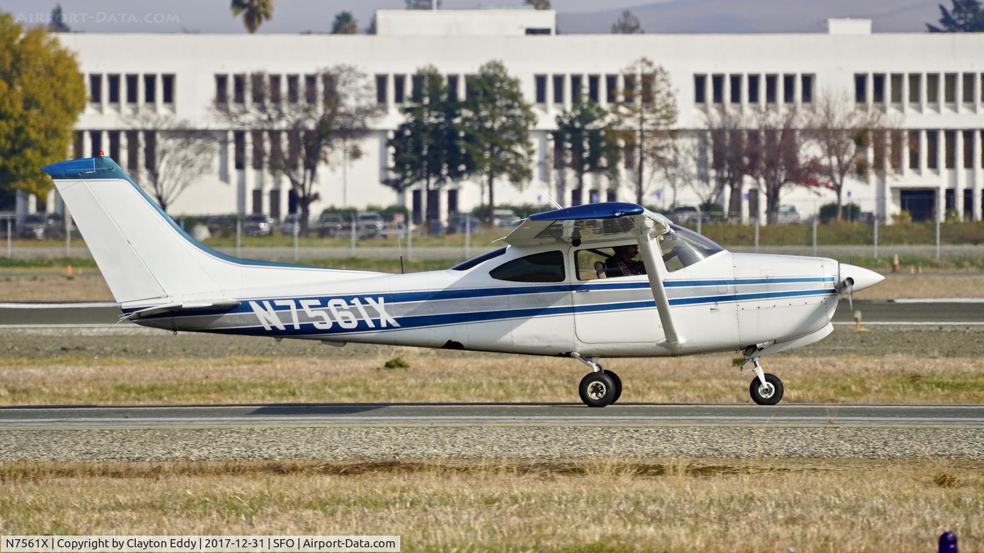 N7561X, 1977 Cessna R182 Skylane RG C/N R18200101, Buchanan Field Concord California 2017.
