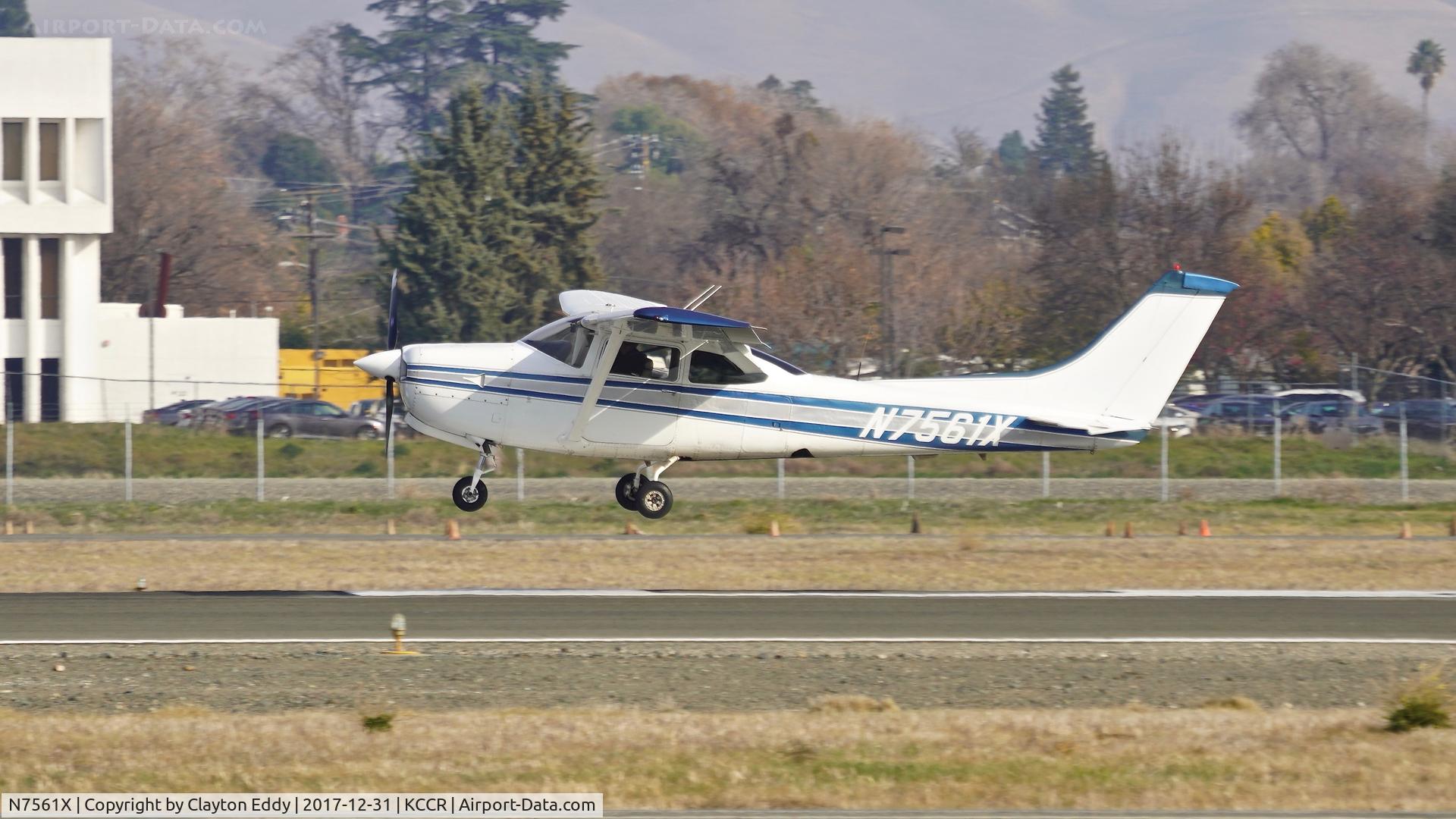 N7561X, 1977 Cessna R182 Skylane RG C/N R18200101, Buchanan Field Concord California 2017.