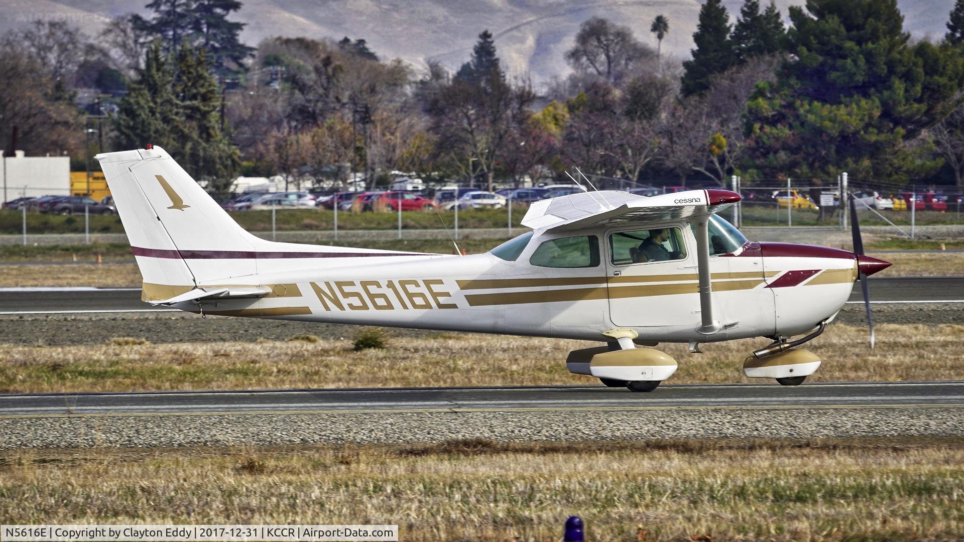 N5616E, 1978 Cessna 172N C/N 17271902, Buchanan Field Concord California 2017.