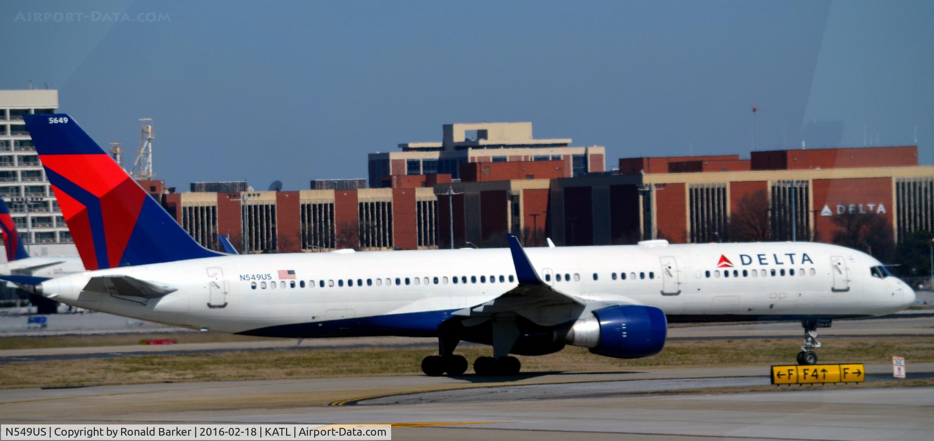 N549US, 1996 Boeing 757-251 C/N 26496, Taxi Atlanta