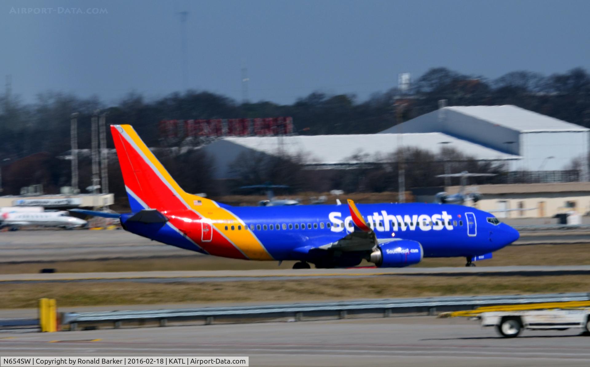 N654SW, 1997 Boeing 737-3H4 C/N 28399, Takeoff Atlanta