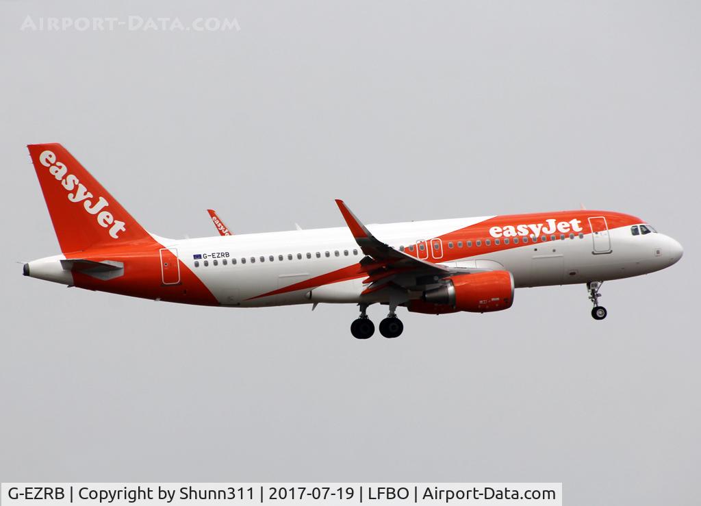 G-EZRB, 2017 Airbus A320-214 C/N 7632, Landing rwy 14L