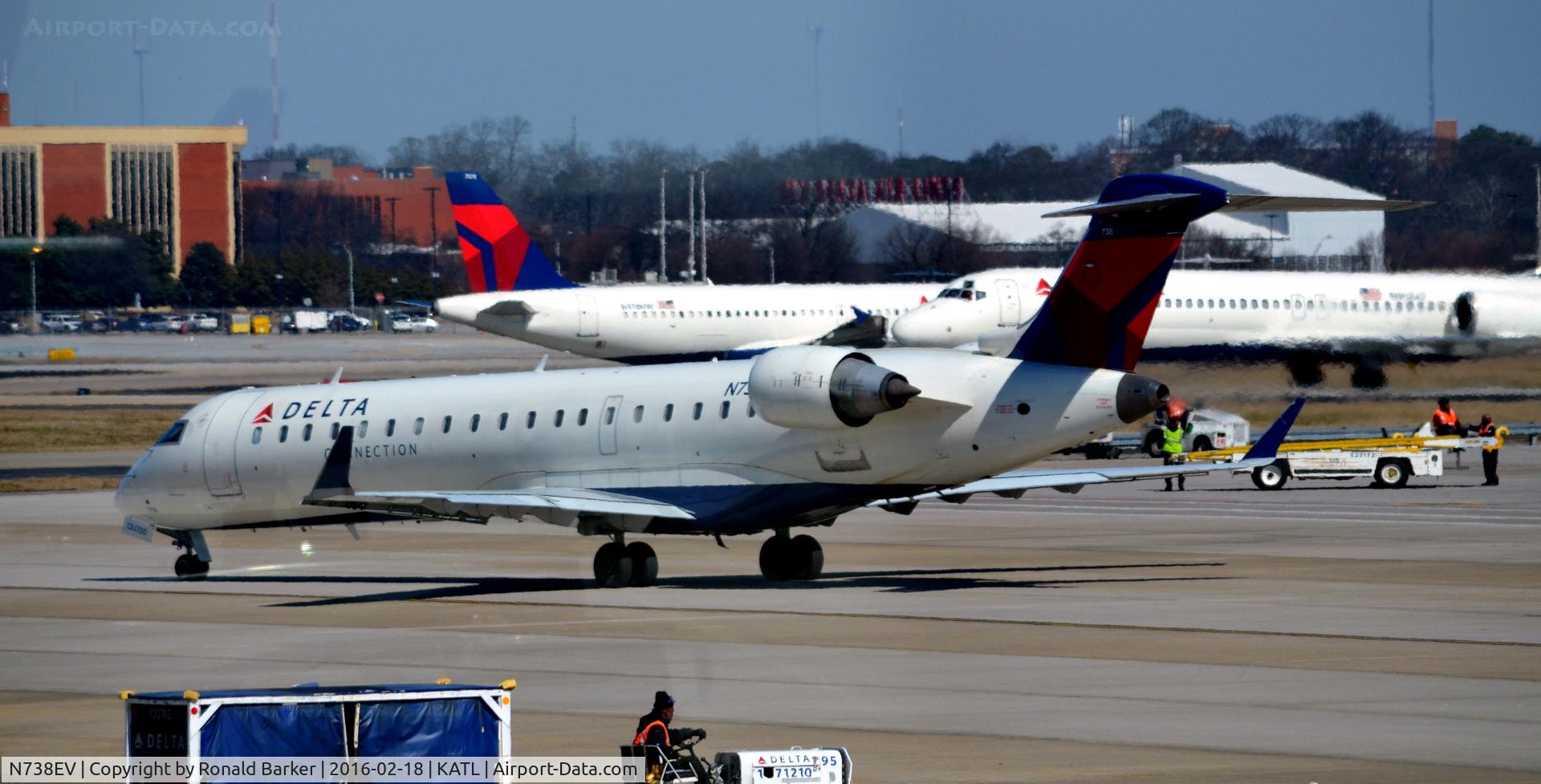 N738EV, 2004 Bombardier CRJ-701 (CL-600-2C10) Regional Jet C/N 10146, Taxi for Takeoff Atlanta