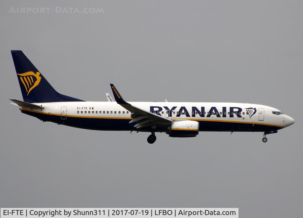 EI-FTE, 2016 Boeing 737-8AS C/N 44755, Landing rwy 14L