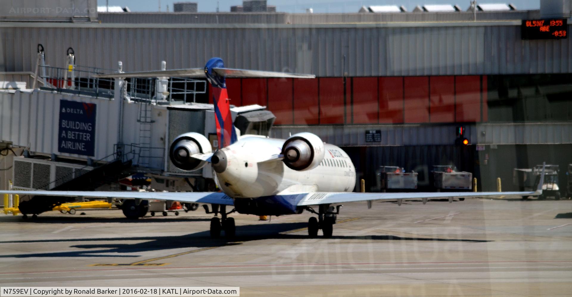 N759EV, 2005 Bombardier CRJ-700 (CL-600-2C10) Regional Jet C/N 10211, Taxi to gate Atlanta