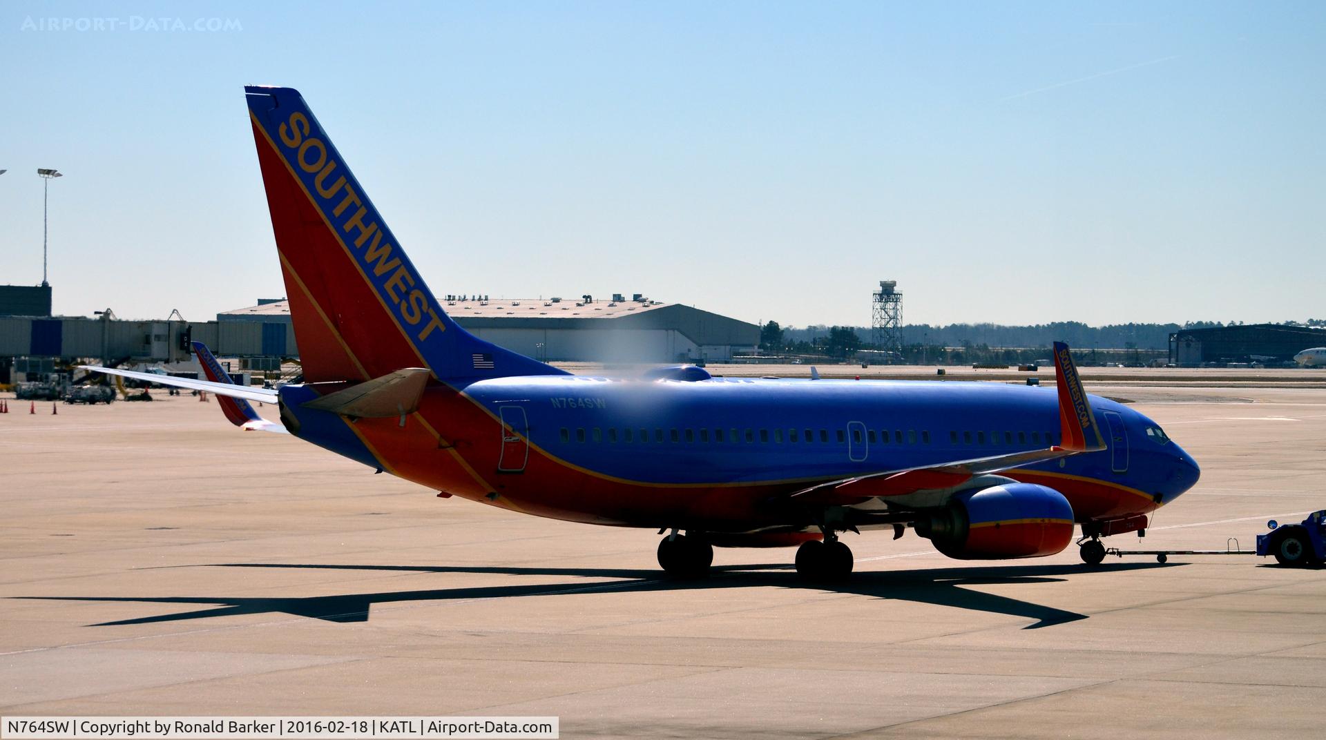N764SW, 2000 Boeing 737-7H4 C/N 27878, Pushback Atlanta