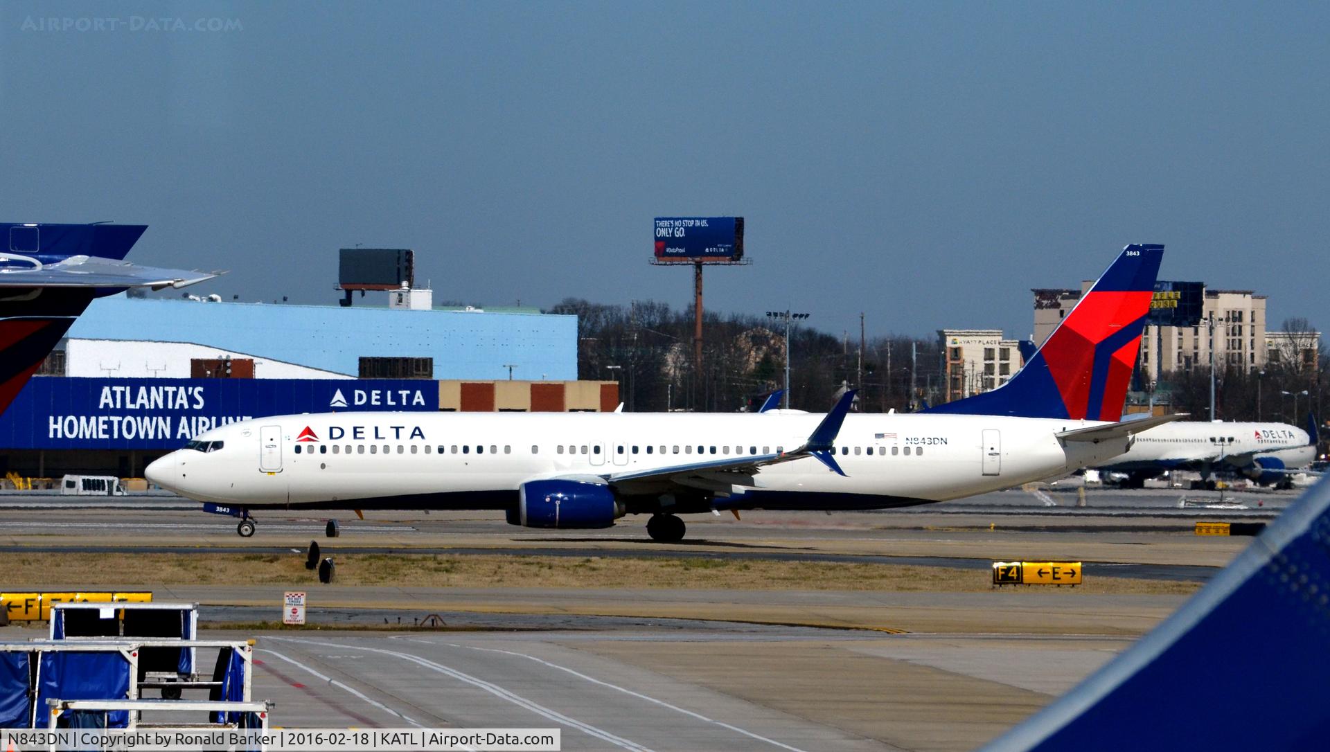 N843DN, 2015 Boeing 737-932/ER C/N 31954, Taxi Atlanta