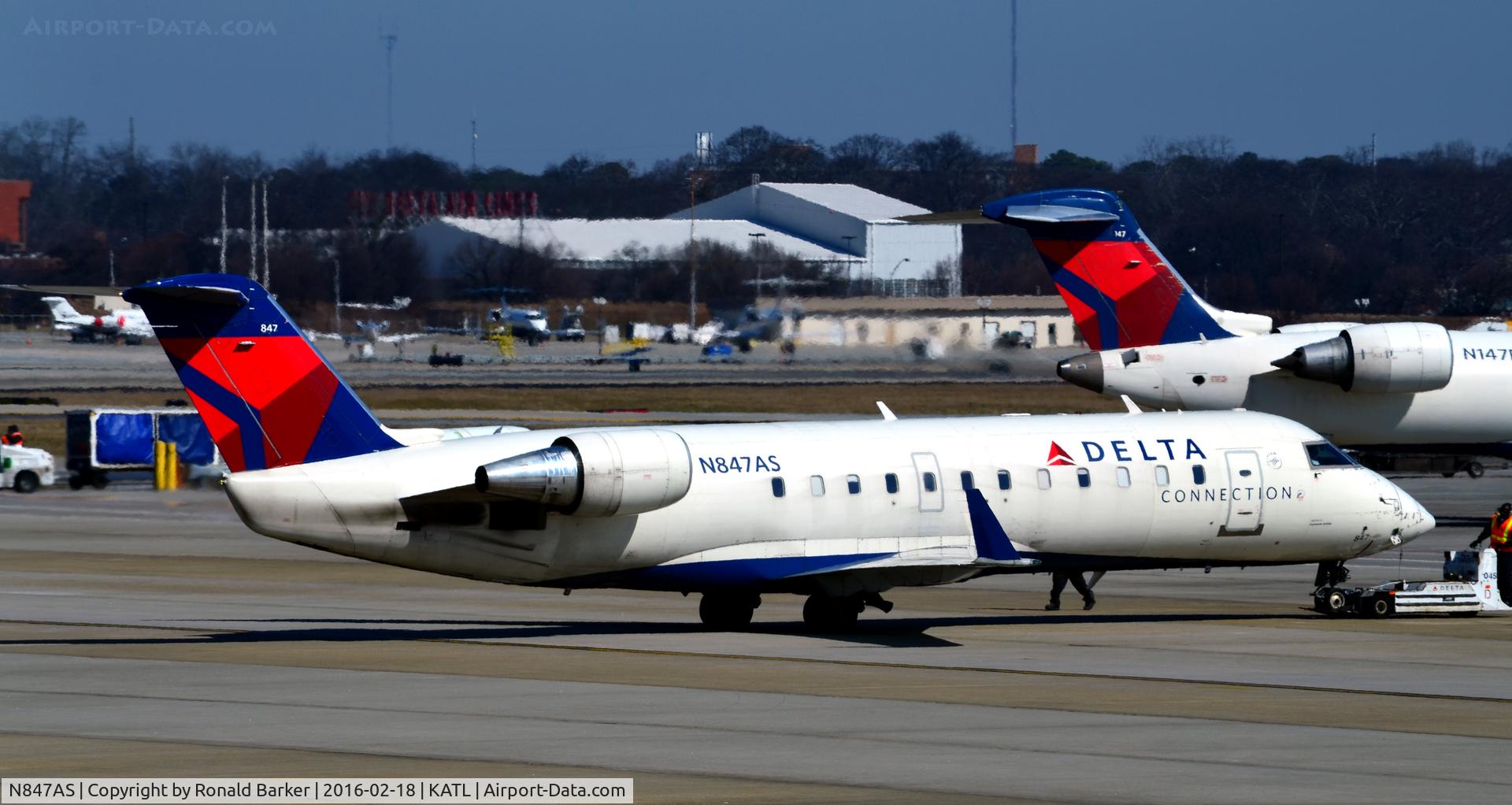 N847AS, 1999 Bombardier CRJ-200ER (CL-600-2B19) C/N 7335, Pushback Atlanta