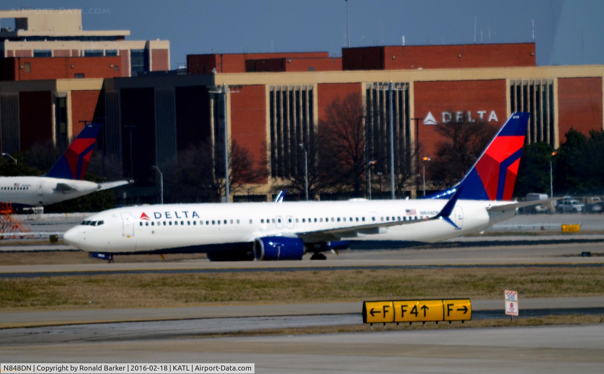 N848DN, 2015 Boeing 737-932/ER C/N 31959, Taxi Atlanta
