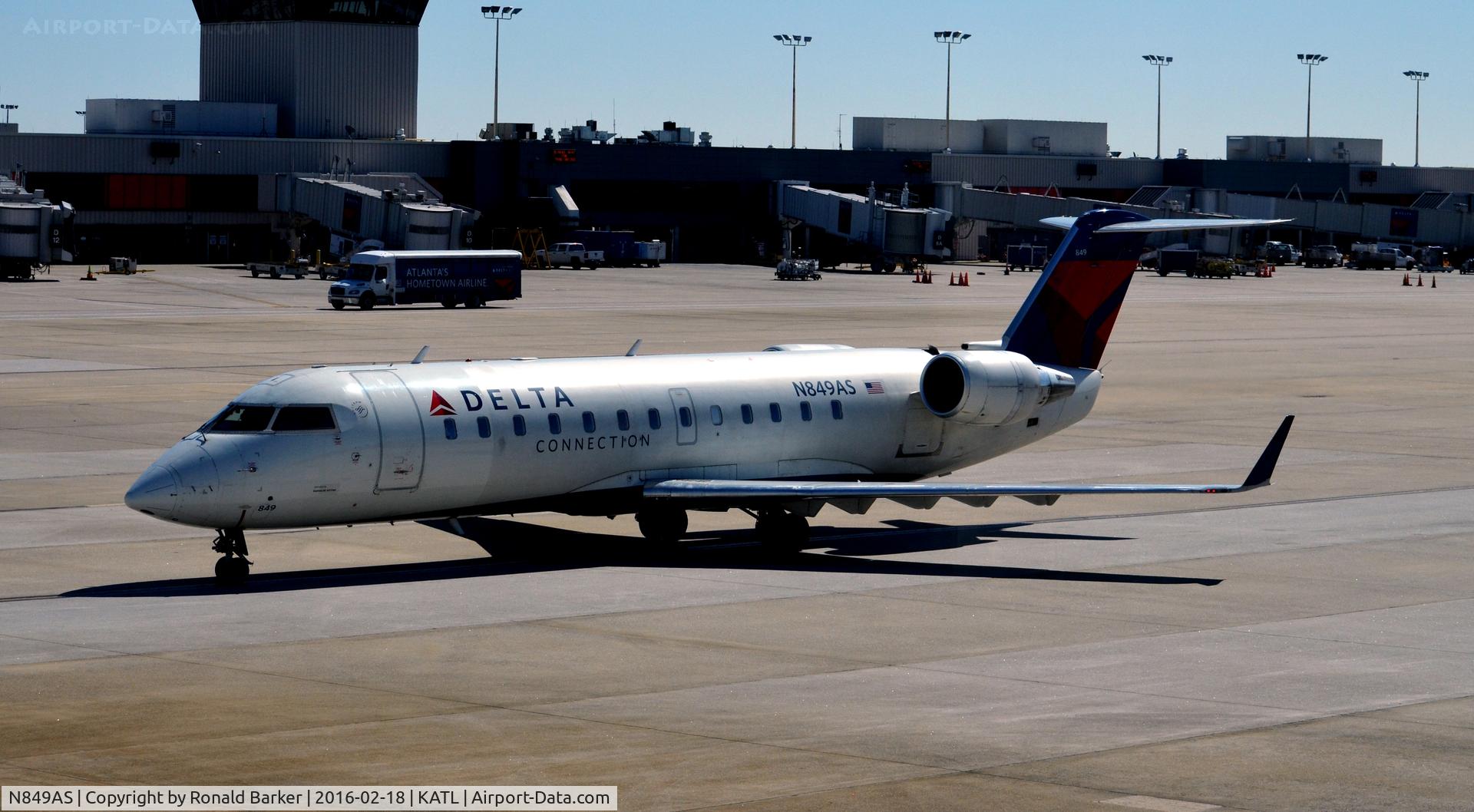 N849AS, 1999 Bombardier CRJ-200ER (CL-600-2B19) C/N 7347, Taxi Atlanta